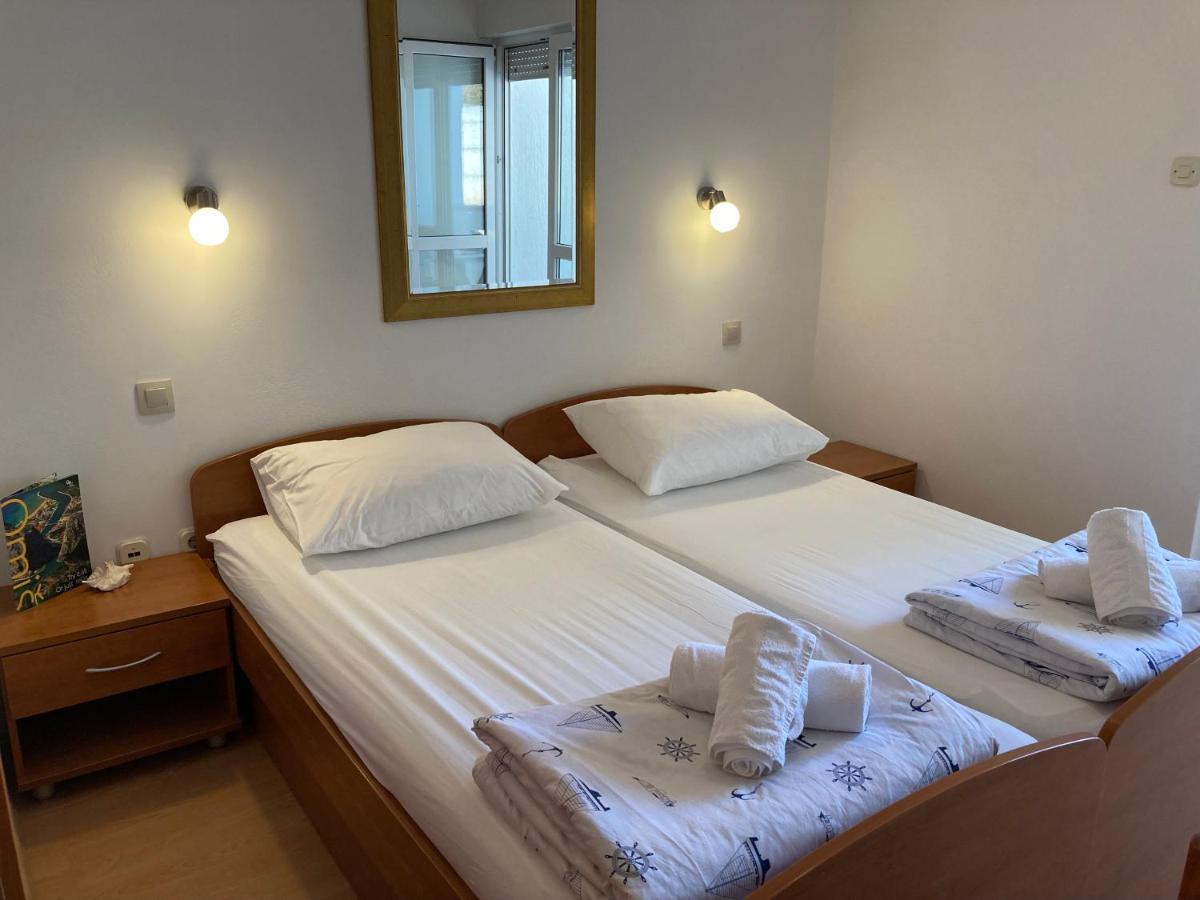 Sunrise Apartments And Studio Apartments 1 Lokva Rogoznica Buitenkant foto